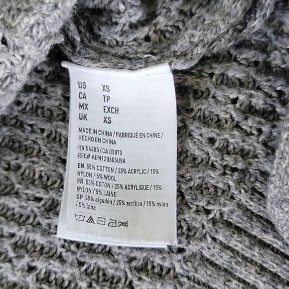 American Eagle Gray V Neck Long Sleeve Sweater Size XS - Picture 9 of 14